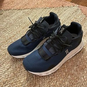 On Cloudnova Women’s 7.5 navy white